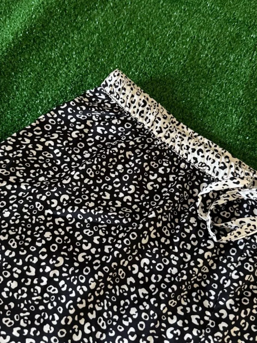 Como Blu Satin Black White Micro Cheetah Print Pajama Lounge Shorts Size XL NWT